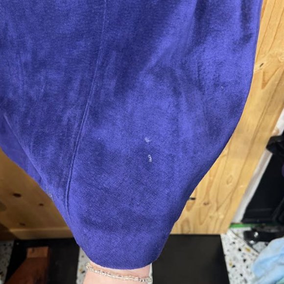 Danier Suede Set - Picture 9 of 10